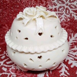 VTG Rose Ribbons Bows Ceramic Porcelain Trinket Jewelry Glazed Dresser Box Heart